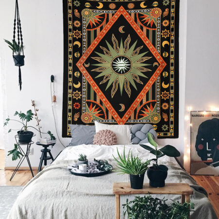 Astroloji Mandala Duvar Örtüsü canlı renkler ve net çizgileri ile evinizin havasını tamamen değiştirir